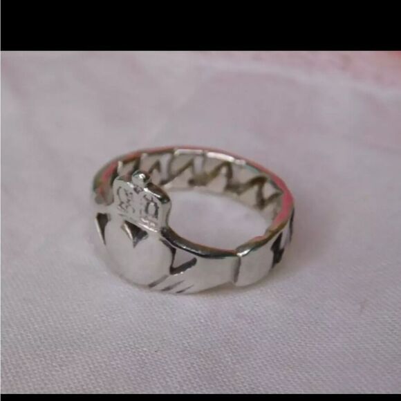 Claddagh Sterling Silver Ring Irish Heart in Your Hands - Picture 8 of 9
